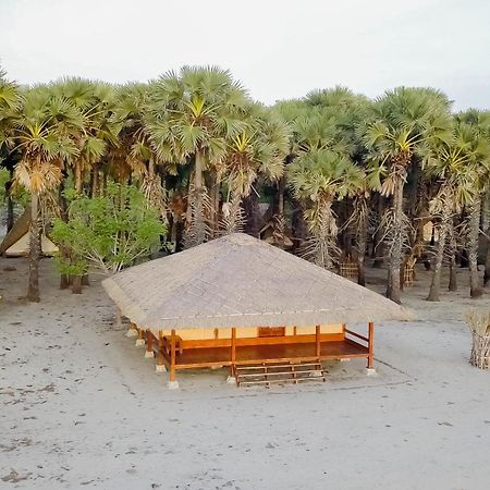 Costa Beach Resort & Club Waingapu Luaran gambar
