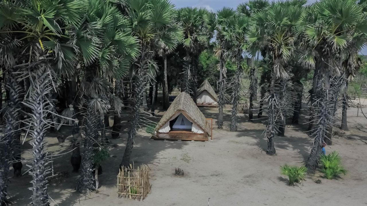 Costa Beach Resort & Club Waingapu Luaran gambar